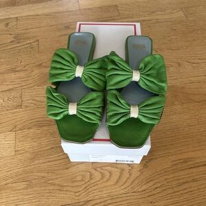 Frances Valentine FRENCHIE Green Leather Double Bow Slipon Sandals 8.5 W/Box